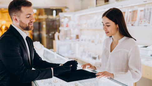 How to Choose the Perfect Engagement Ring in the Cayman Islands